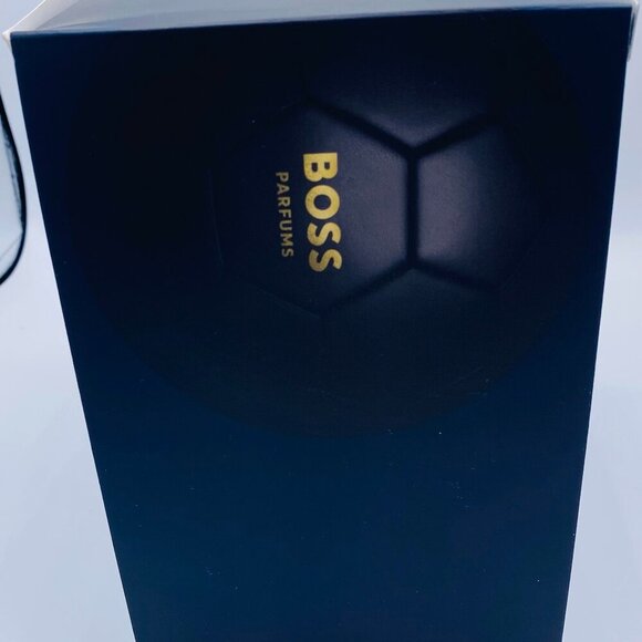 Hugo Boss Soccer Ball Set ,Black Ball with Inflator Pump, Size 5,Gift Boxed-NEW - Picture 6 of 12